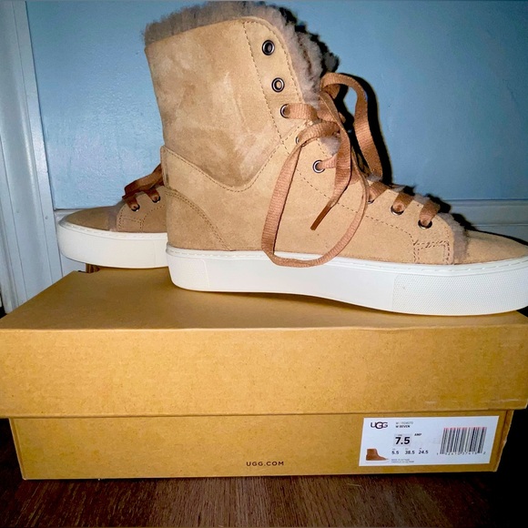 Uggs laced booties sneakers. - Picture 3 of 3